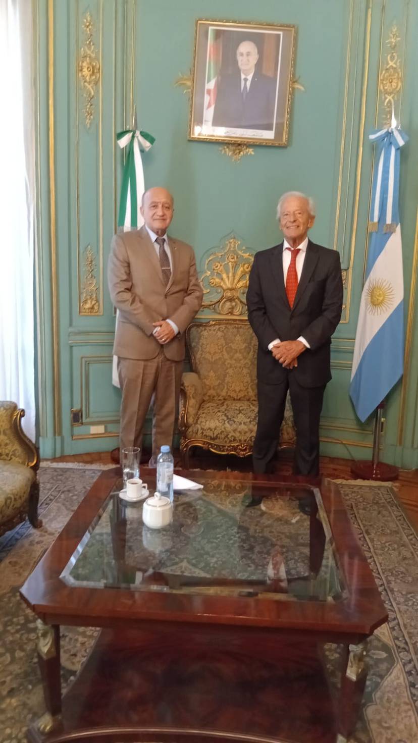 El embajador Lotfi Sebouai recibe al embajador José Néstor Ureta, Director del Comitè de Asuntos Africanos del Consejo Argentino de Relaciones Internacionales (CARI)