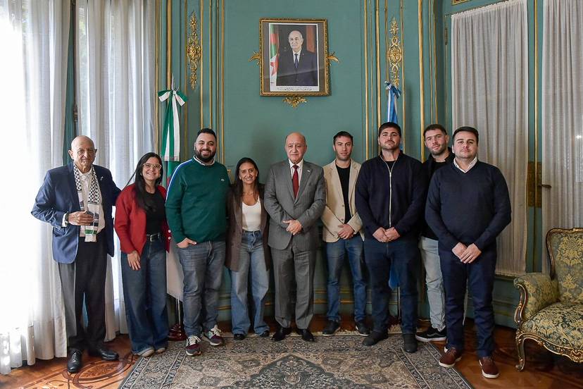 Su Excelencia el embajador Lotfi Sebouai recibe a una delegación de la ciudad de Rosario